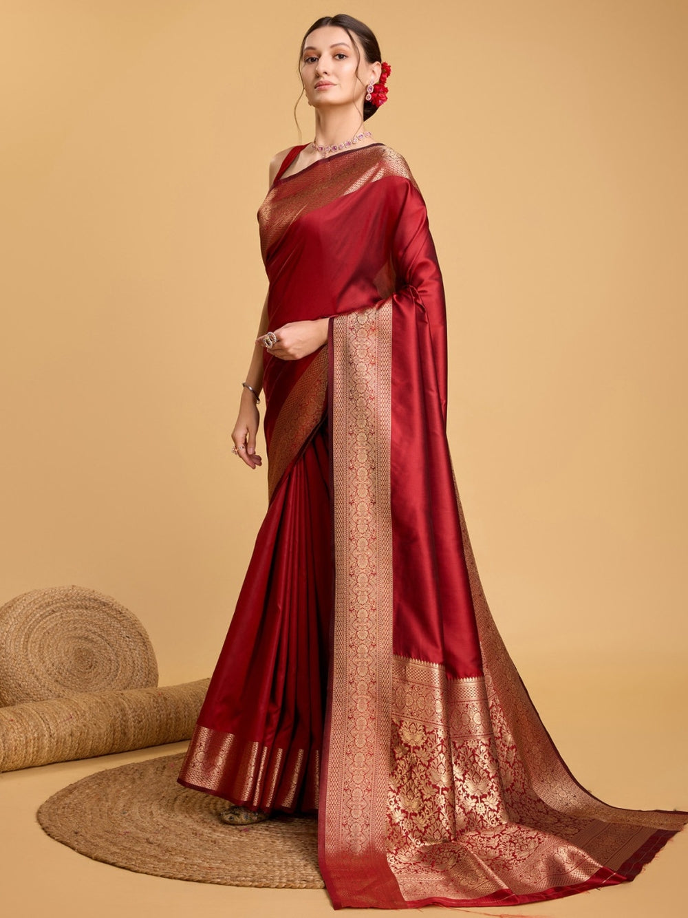 Soft kanchipuram silk saree with golden zari weaving work.