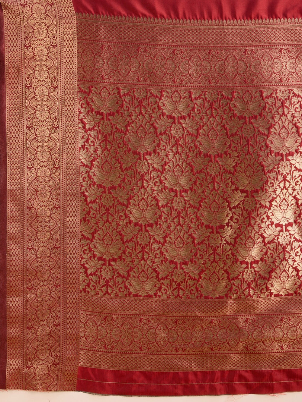 Soft kanchipuram silk saree with golden zari weaving work.