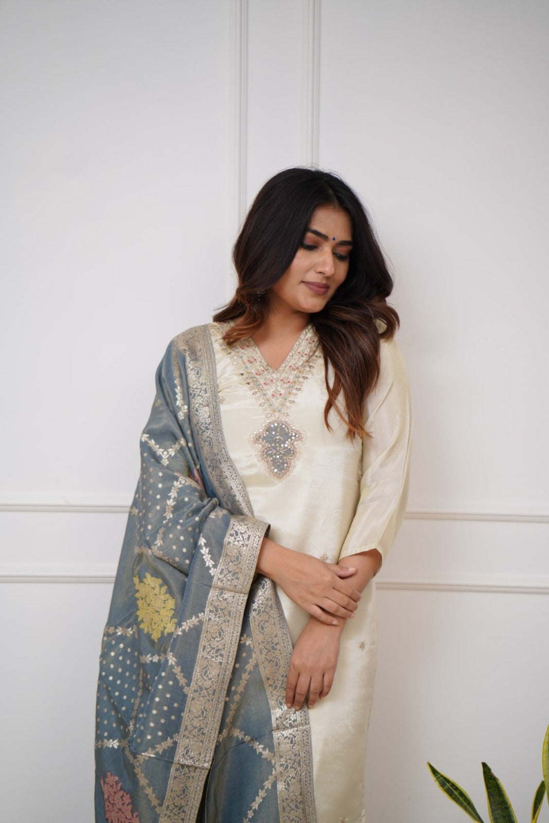 White Chanderi silk kurta and pant set with Grey Jacquard work dupatta.
